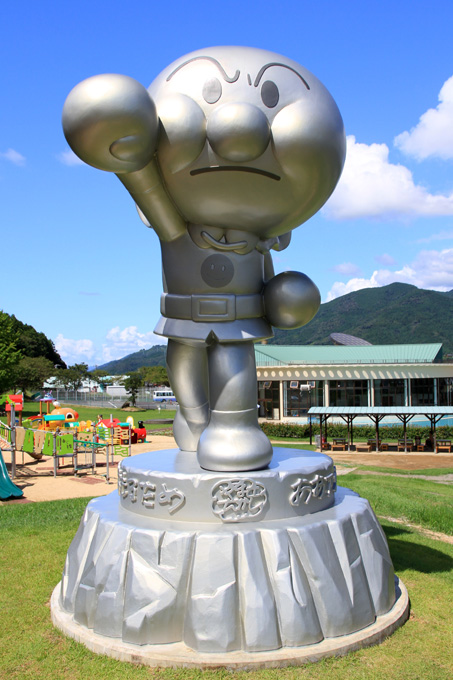 Kami_Kochi_Yanase_Takashi_Memorial_Hall_Anpanman_Statue_1